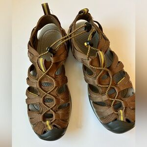KEEN WOMEN SANDALS SIZE 9.5 water shows water shoes brown